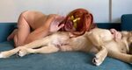 Nackt frau fickt hund 🌈 sexvideo frau fickt mit hund Porno v